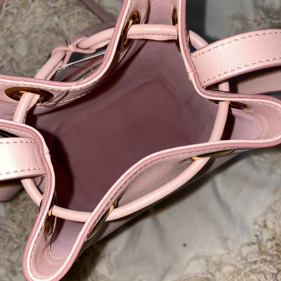 Salvatore Ferragamo City Quilted Gancio Bucket Bag - Picture 11 of 16